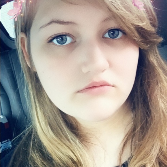 Meet your Posher, Erin - Picture 1 of 1